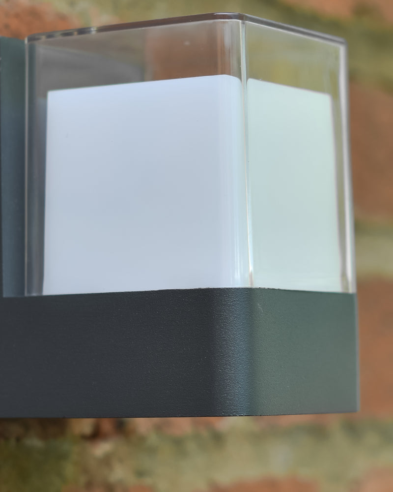 Close up of the aluminium body 