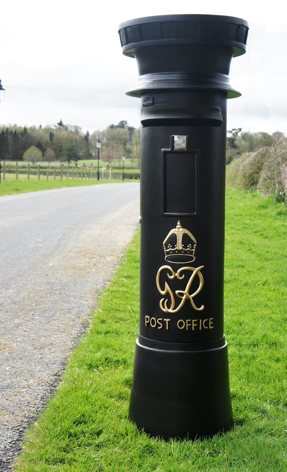 Traditional GR Pillar Post Box - Black