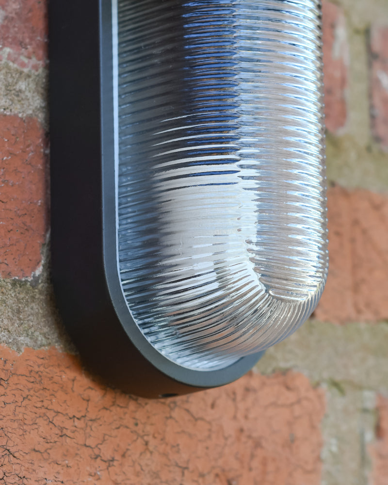 Zoomed in view of the bottom of the 'Fulshaw' flush fit light