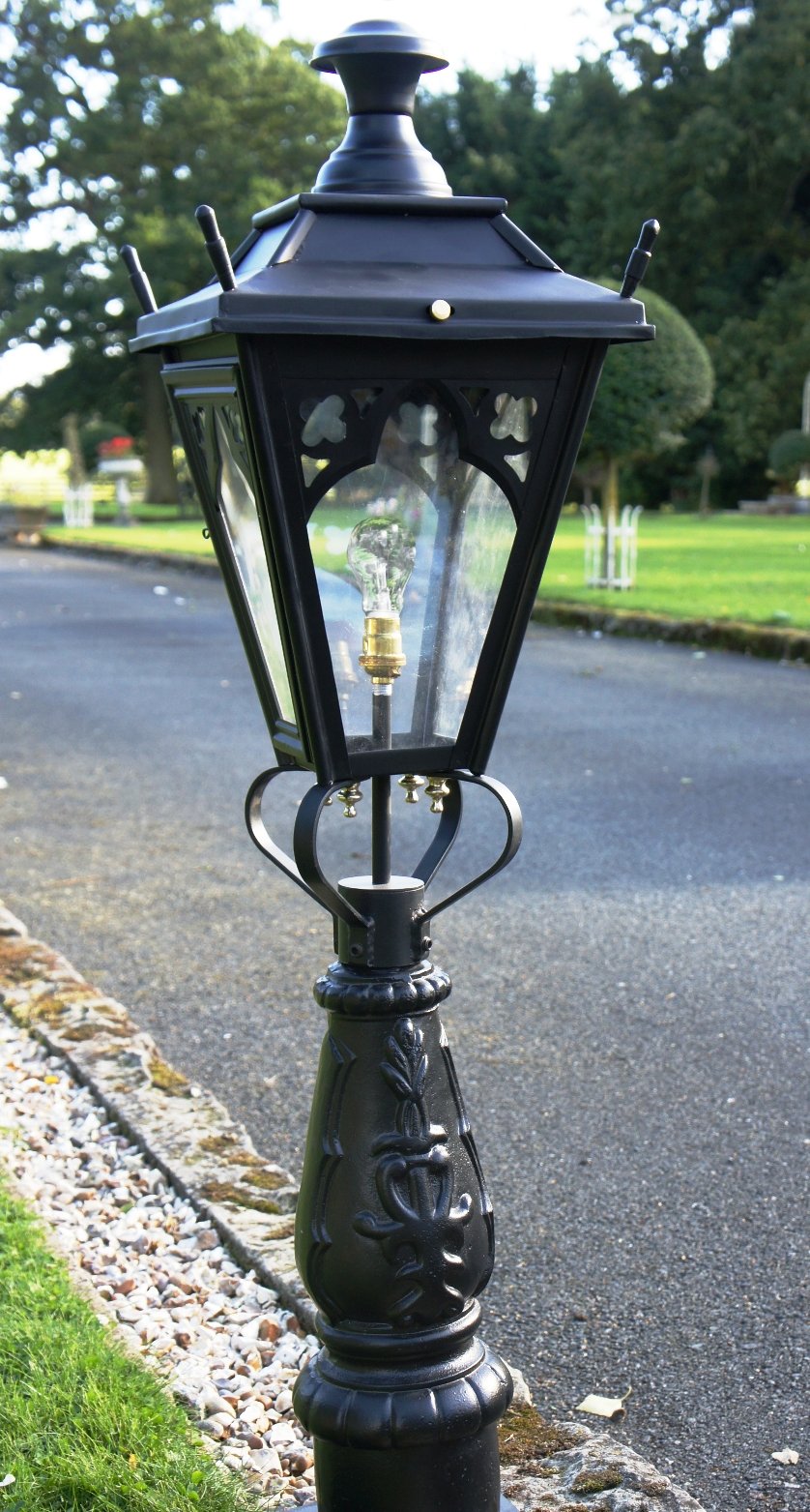 Gothic flower bed and pathway light