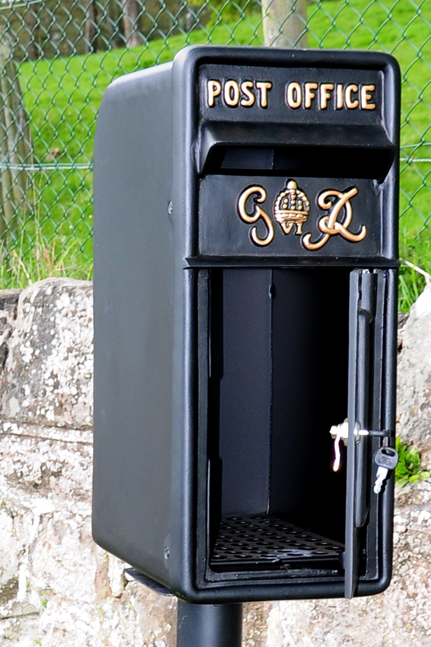 Black King George Rex Post Box & Stand