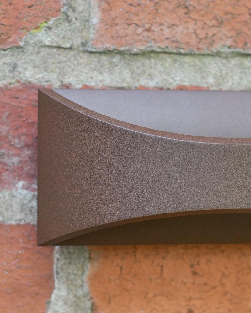 Magnified view of the wall light edge 