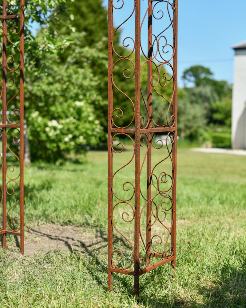 Close up of the rose arch bottom 