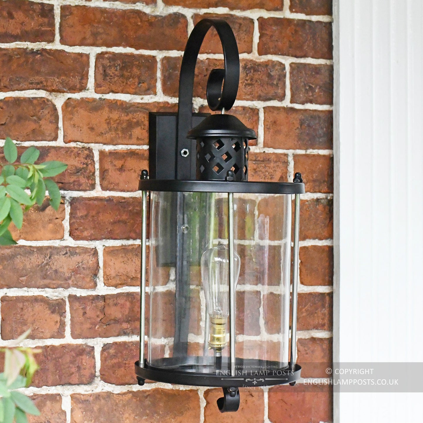Hanging Black Flush Wall Lantern With B22 Bulb Holder