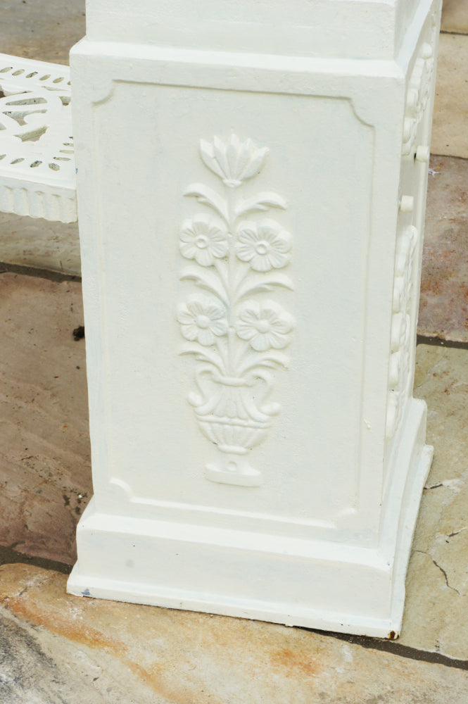 View of the floral motif 