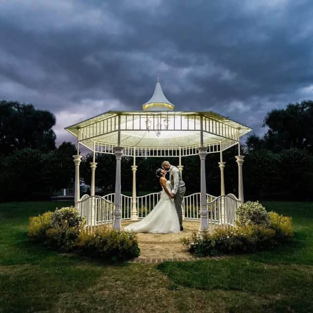 'Harleyford' Bandstand - 4.4m - thumbnail