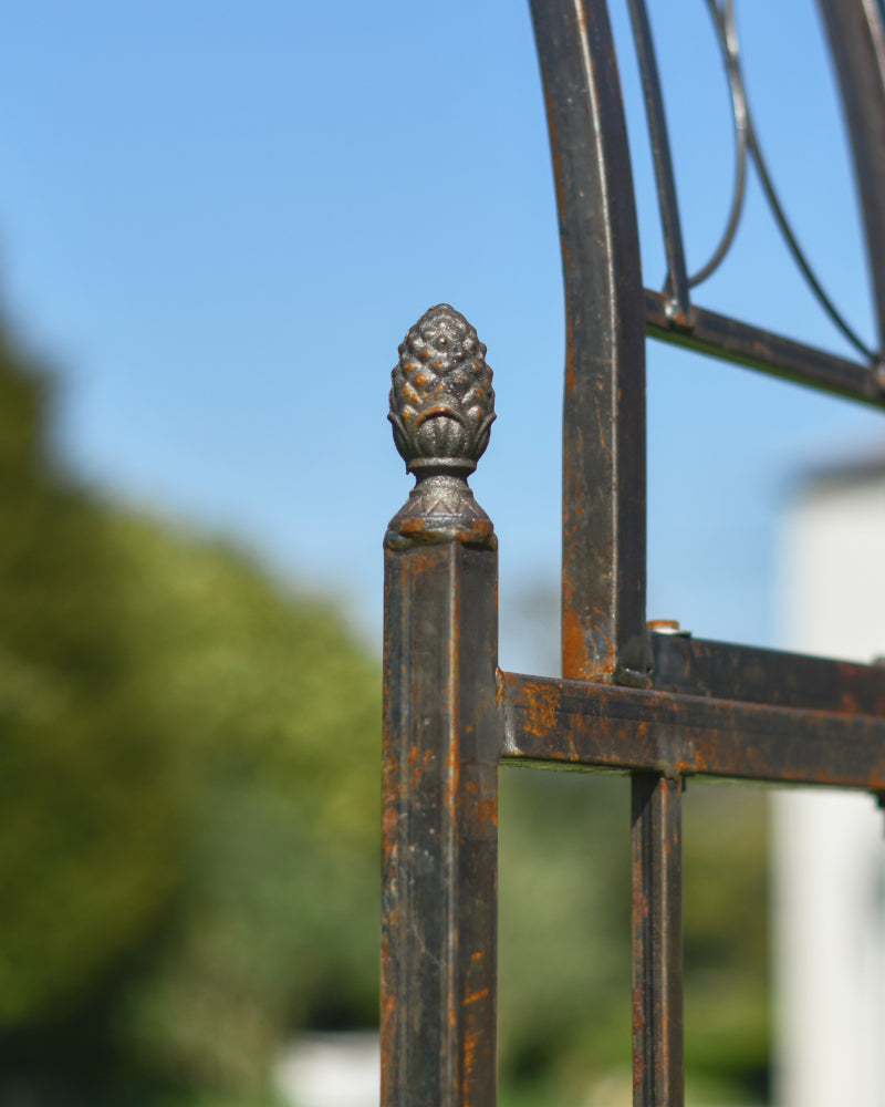 Zoomed in view of the pinecone decoration