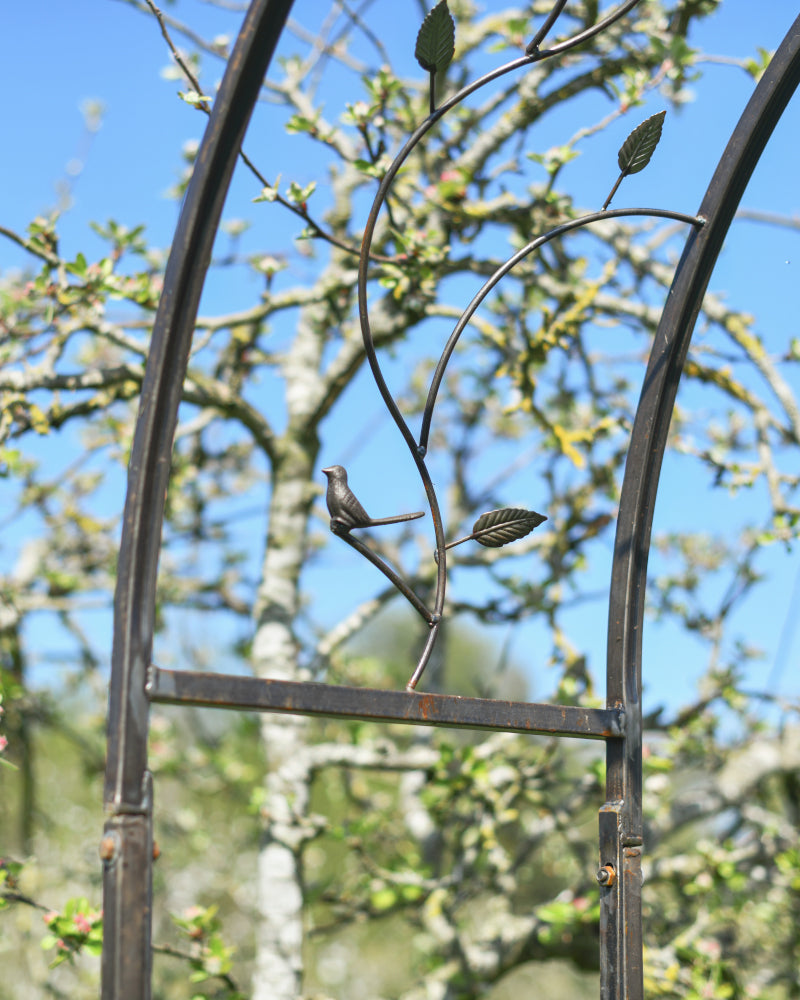 Close up of the elegant bird and leaf decoration 