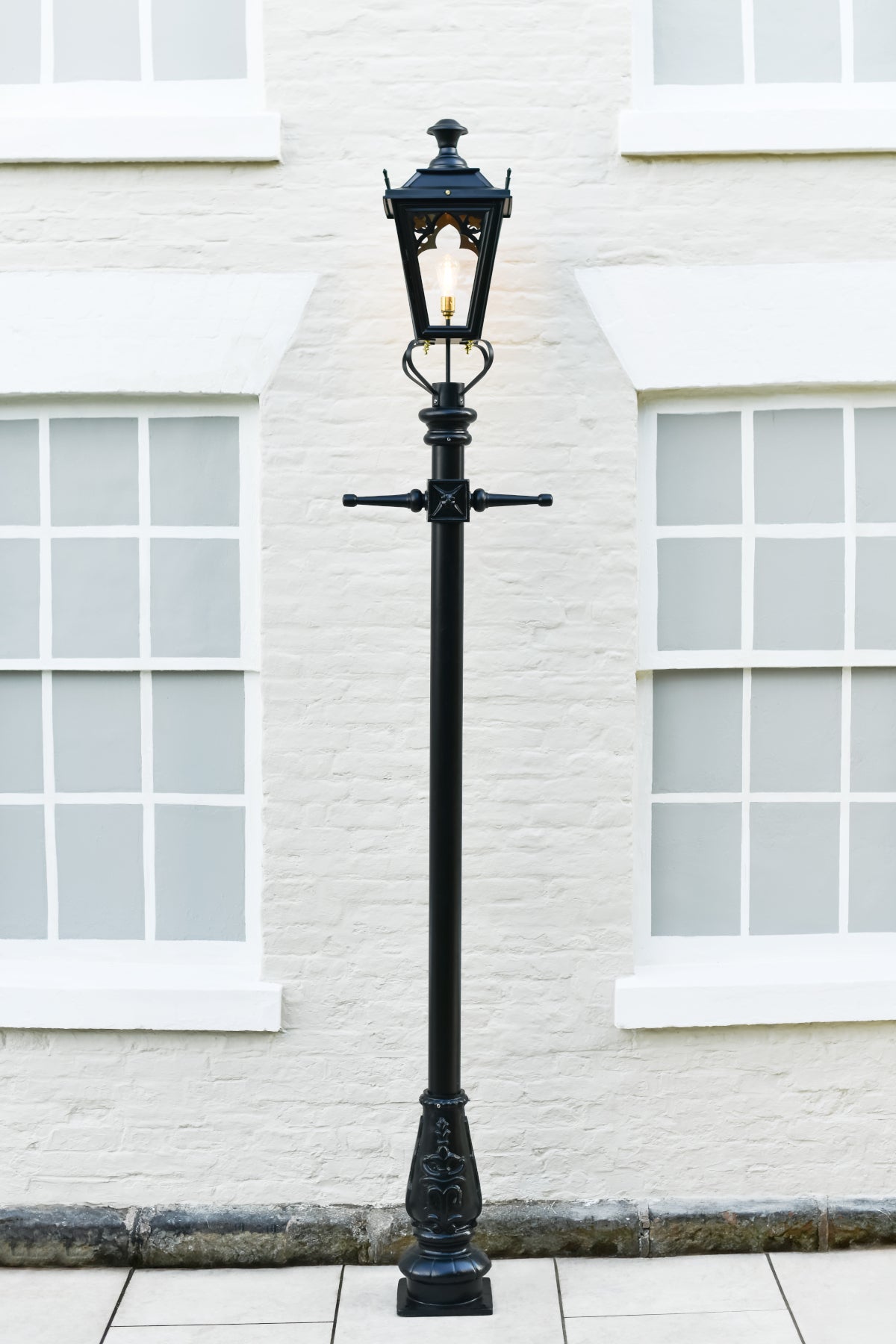 Head on view of the 'Midnight Beacon' lamp post