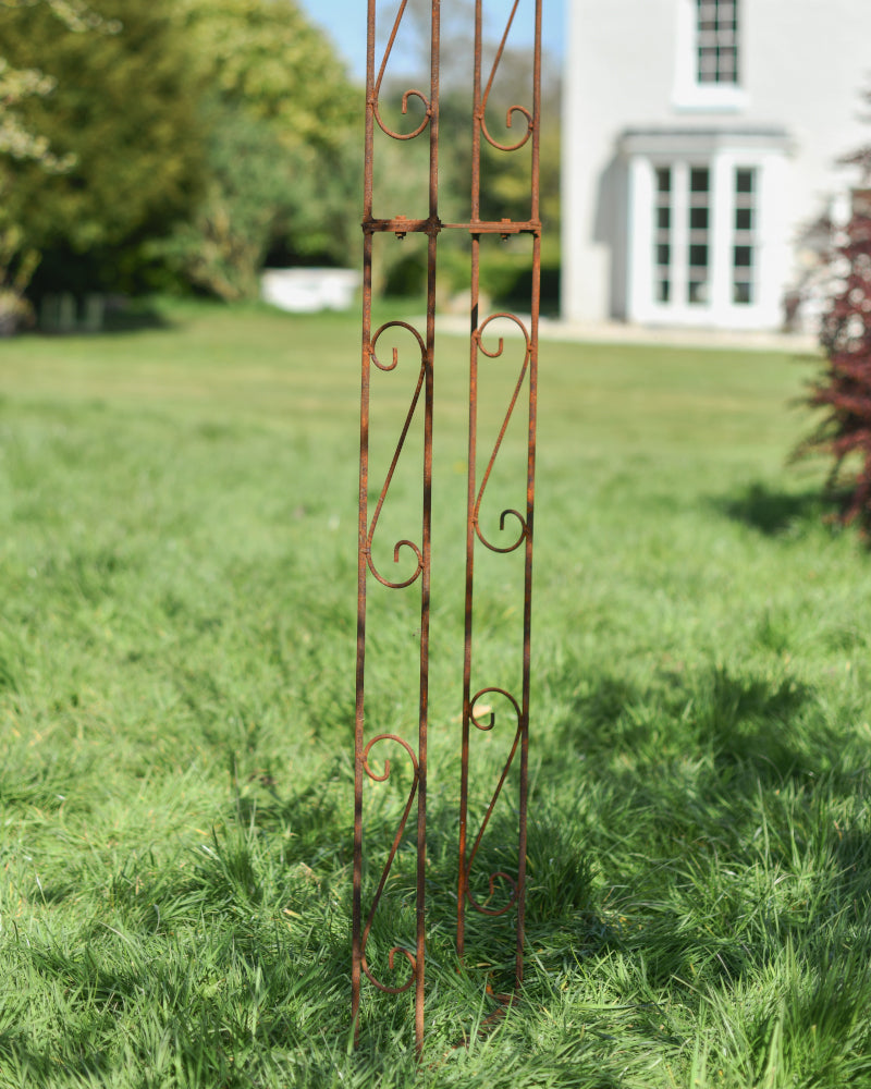 Close up of the rustic stand 