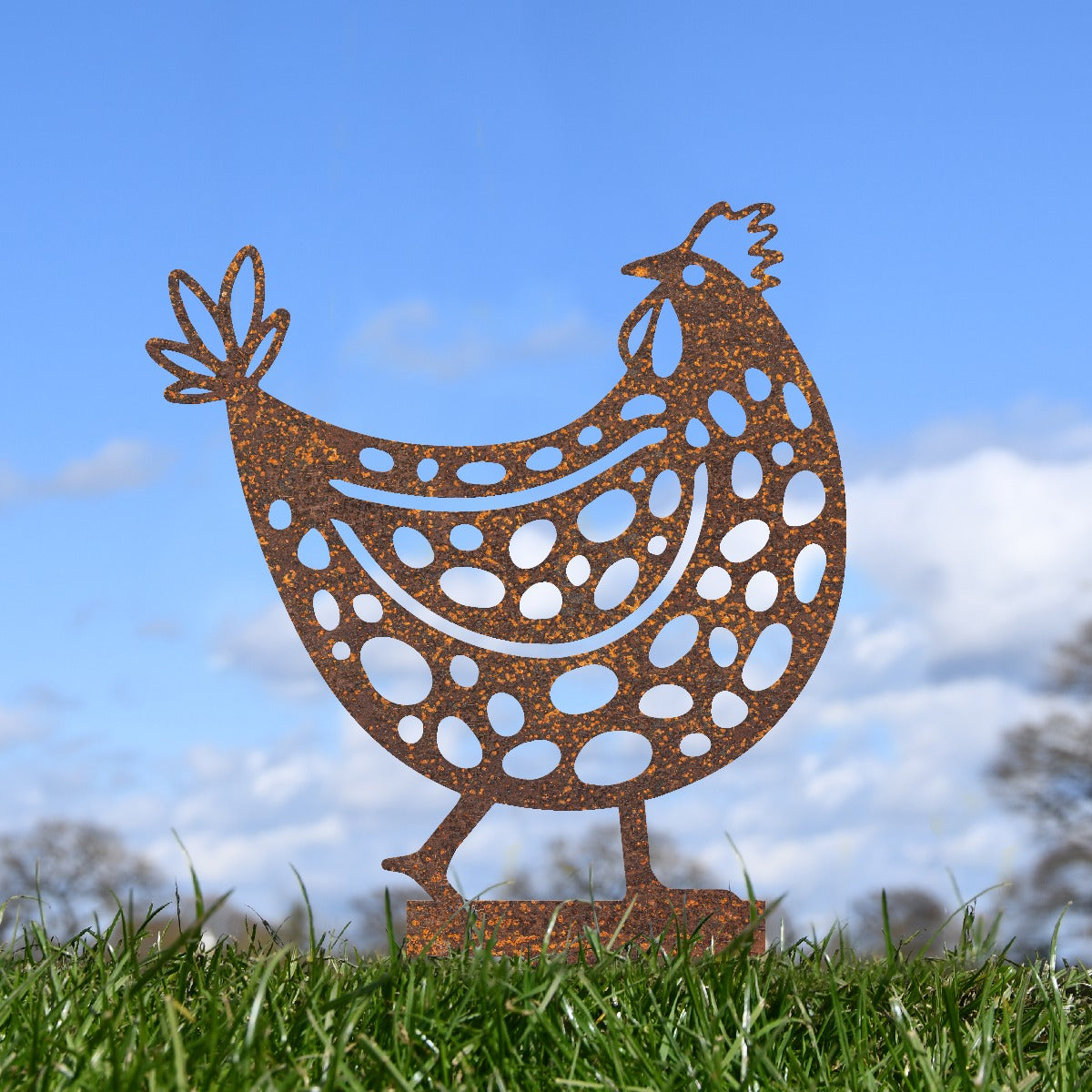 Clucking Hen Garden Sheet Steel Spike Sculpture In Rustic