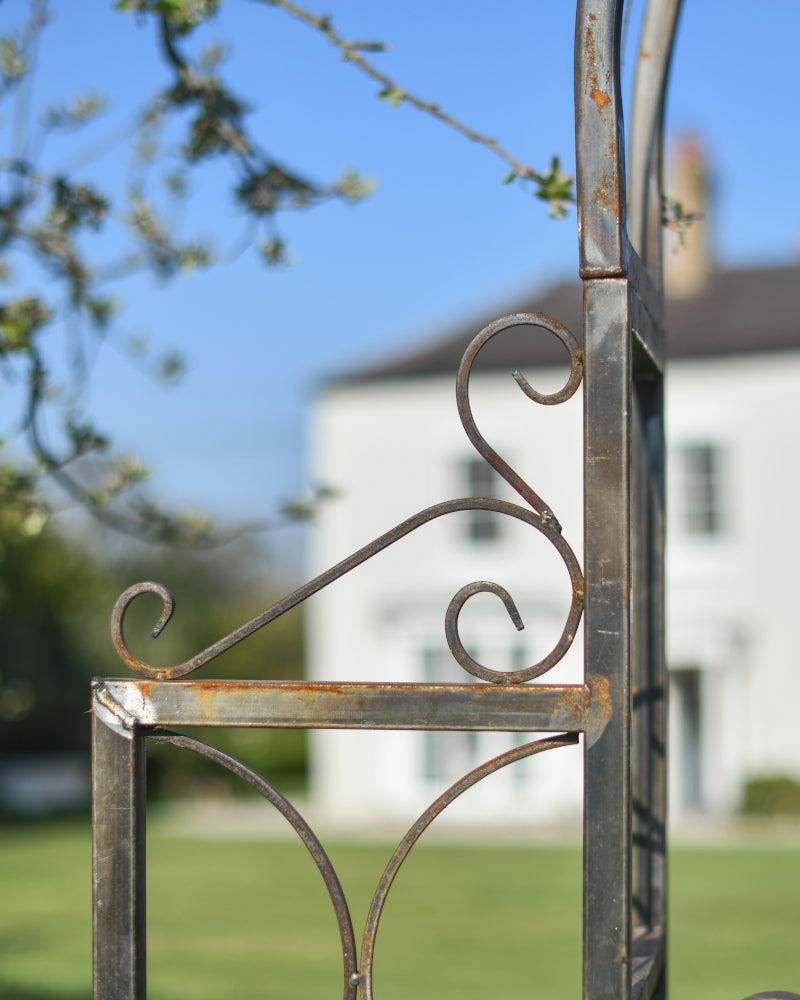 Close up of the scrolled decoration
