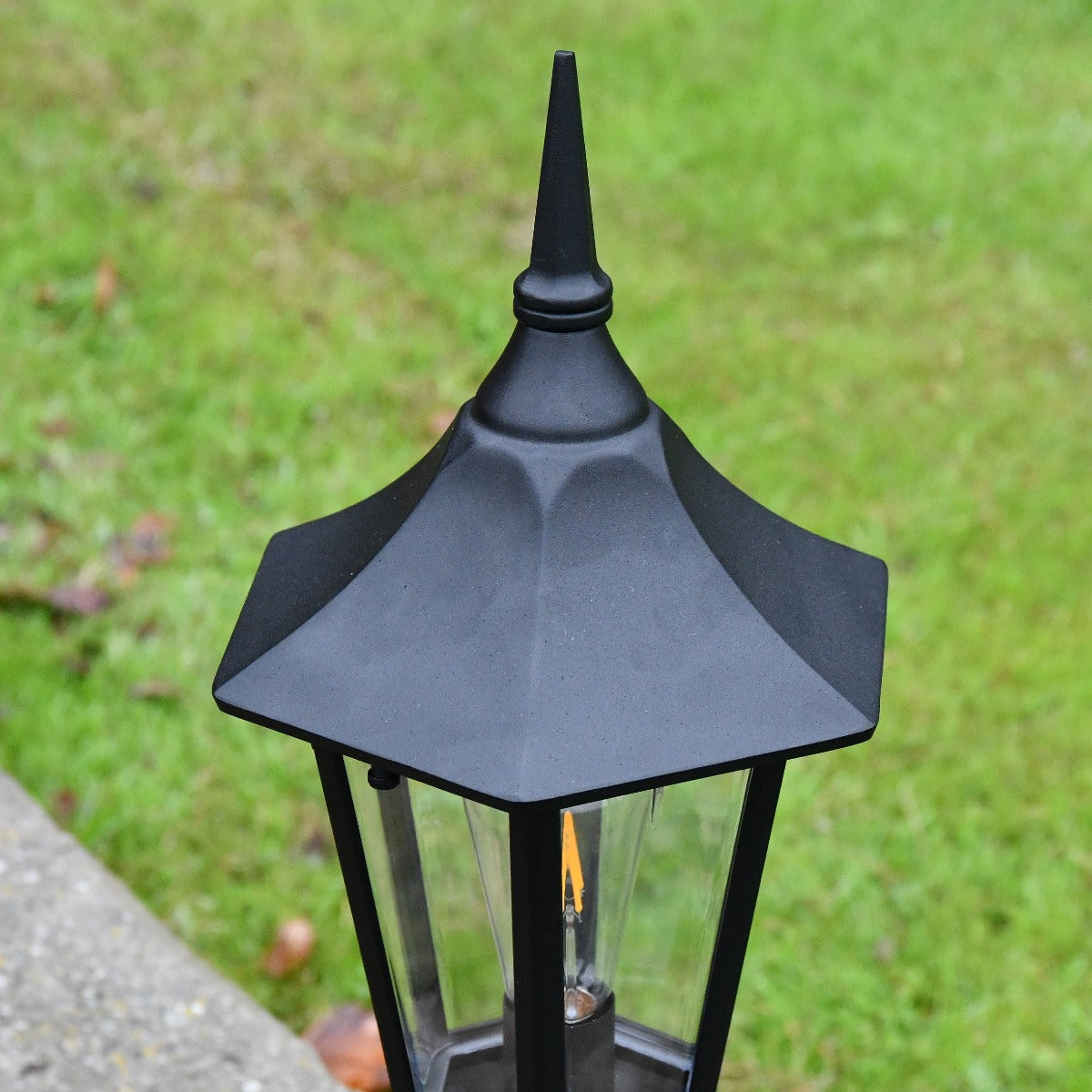 Large Traditional Hexagonal Pillar Light