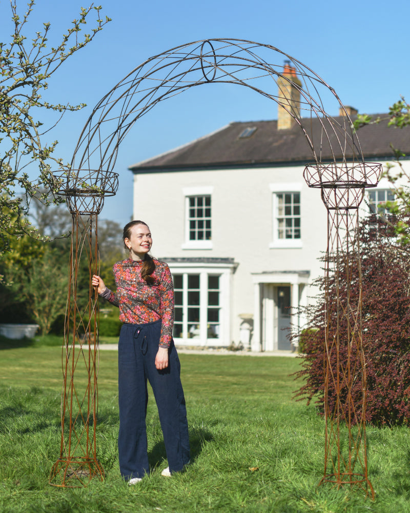 Life size scale of the 'Hockenhull' Wired Steel Lacquered Rose Arch