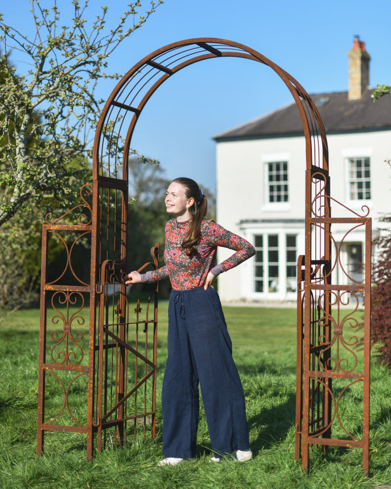 Life size scale of the 'Hoole' Traditional Rustic Rose Arch With Gate 