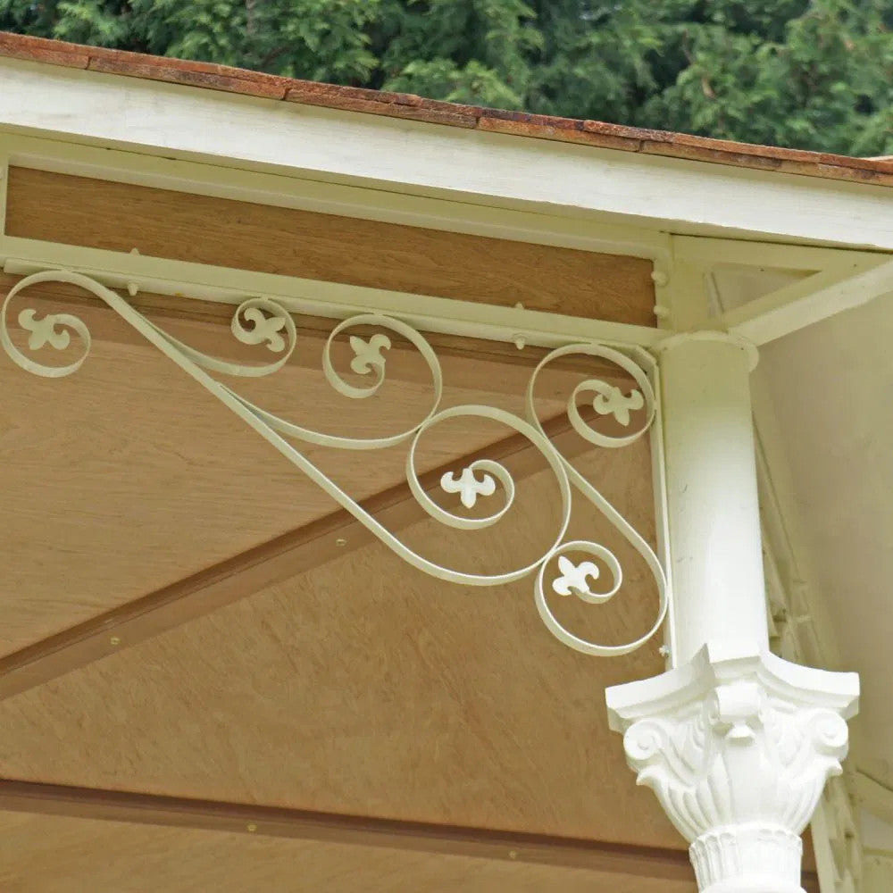 Floral bracket inside the pavilion 
