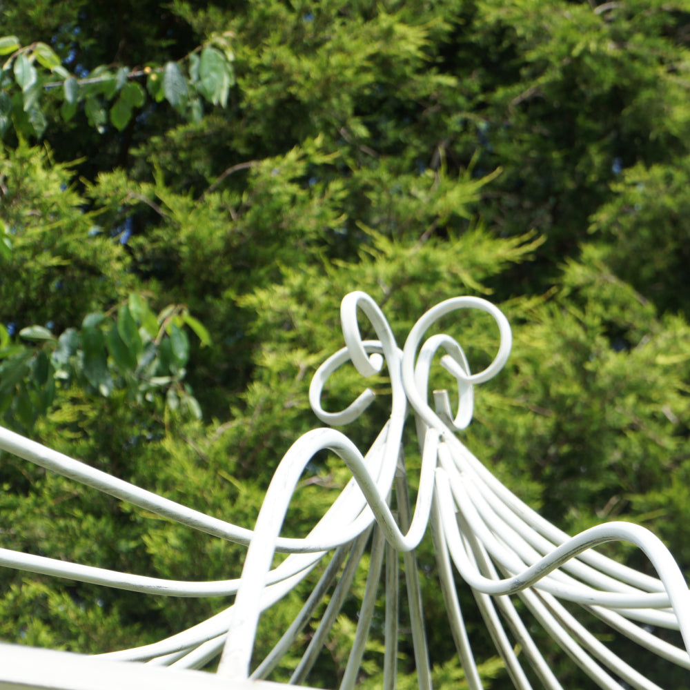 Scrolled finish to the top of the gazebo 