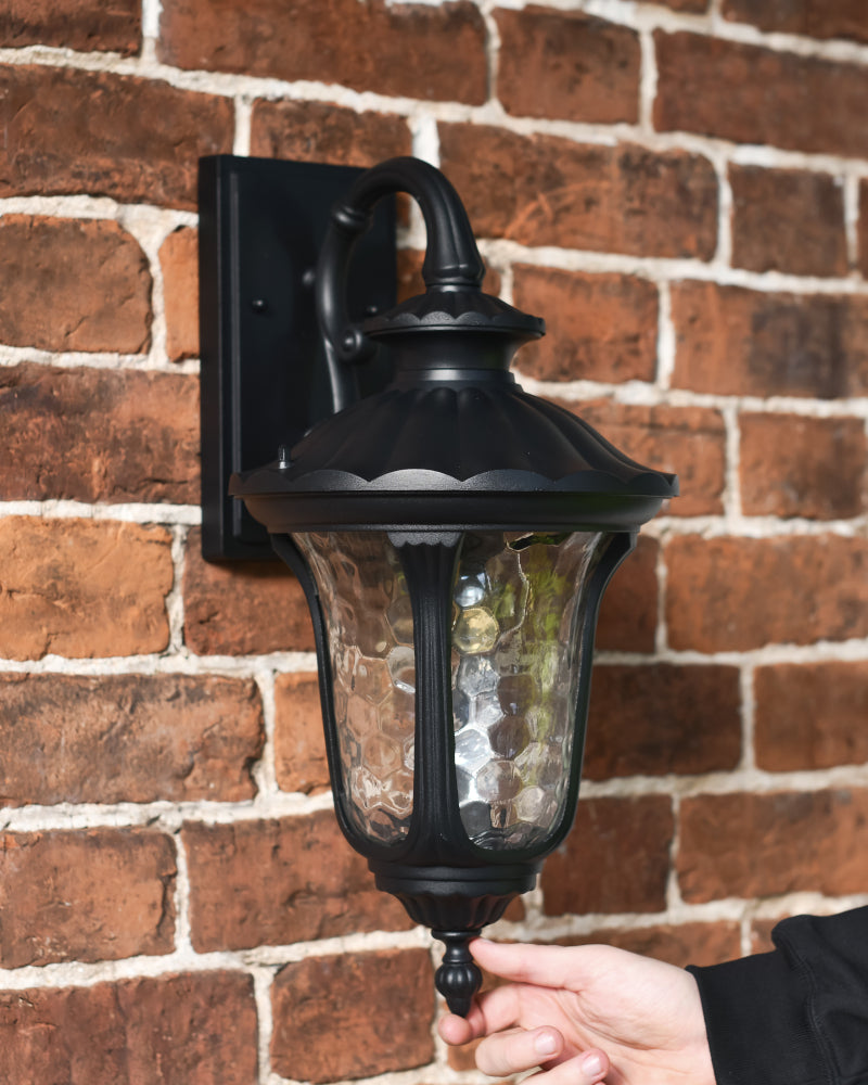 Life size scale of the 48cm 'Hudson' wall light 