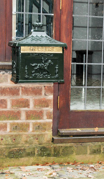 The Huntley Wall Mounted Post Box