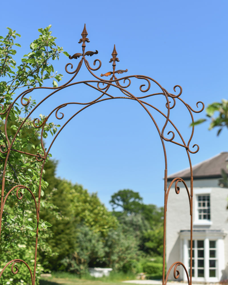 Angled view of the rustic apex 