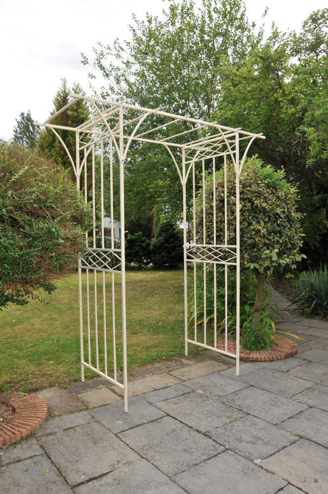 'Inglewood' nestled in the garden