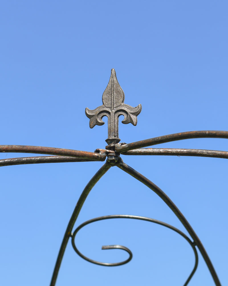 Close up of the Gothic centrepiece