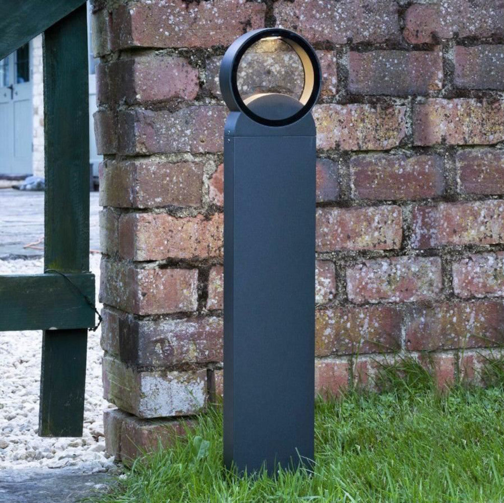 The 'Kingston' light in situ