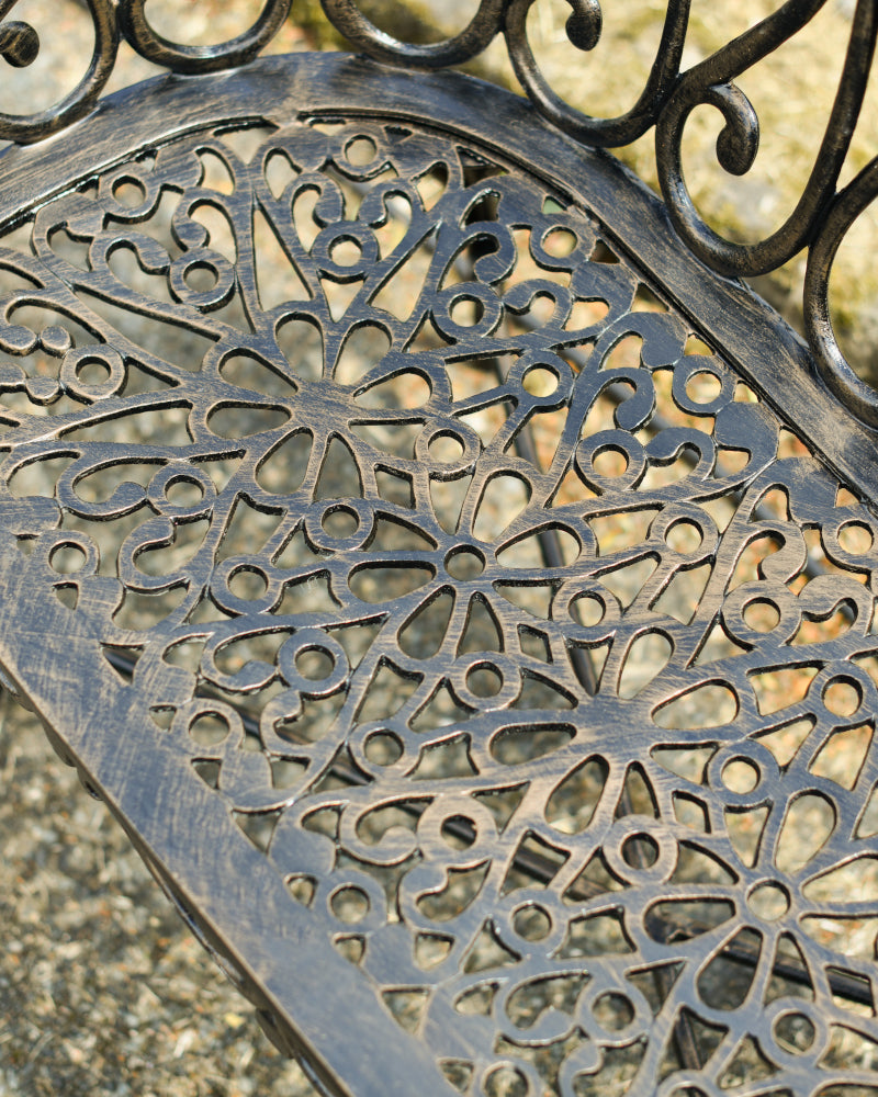 Birdseye view of the scrolled seating plate
