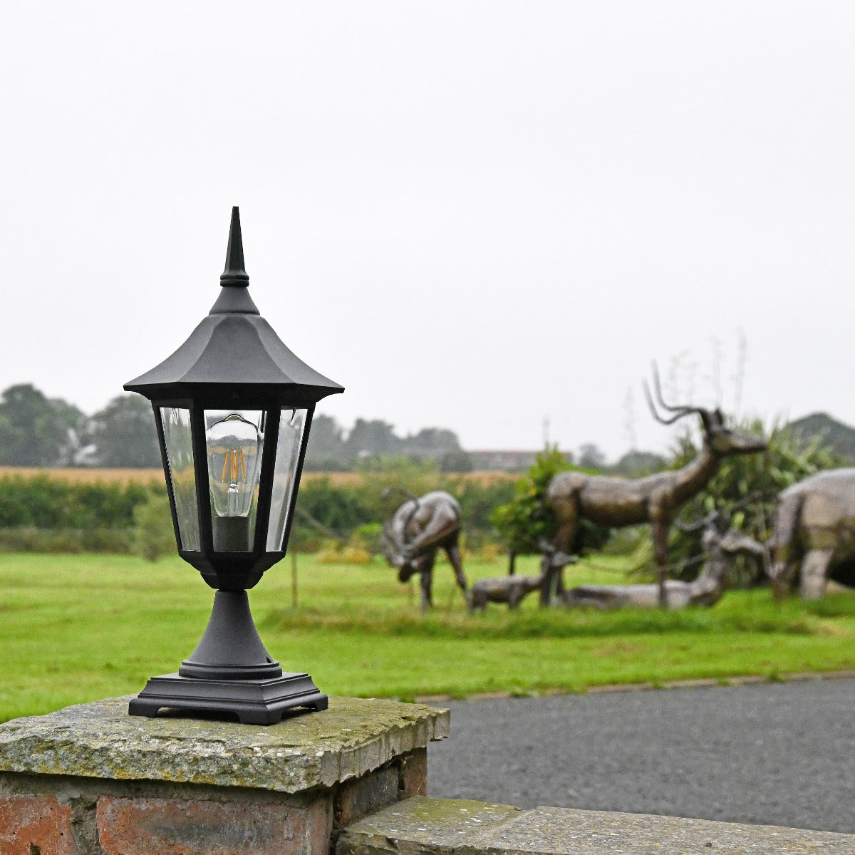 Large Traditional Hexagonal Pillar Light