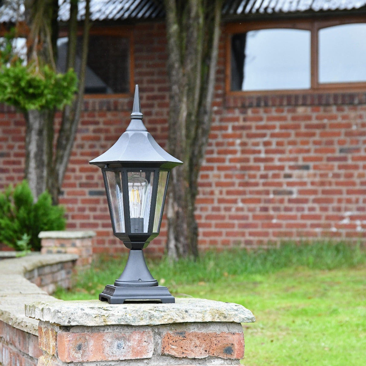 Large Traditional Hexagonal Pillar Light
