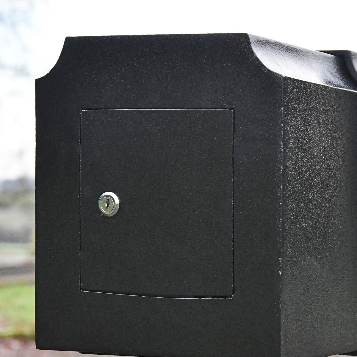 Rear view of lockable door 