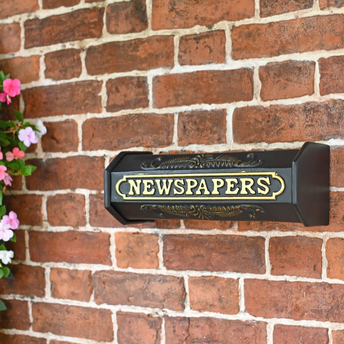 The Elizabeth Newspaper Holder 