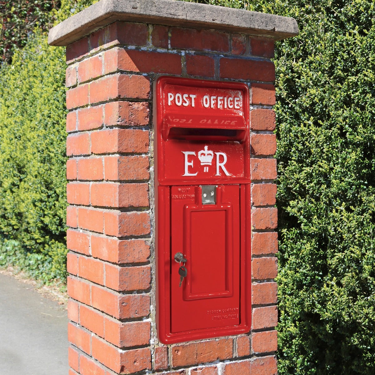 Elizabeth Regina Post Box Mounted into Wall 