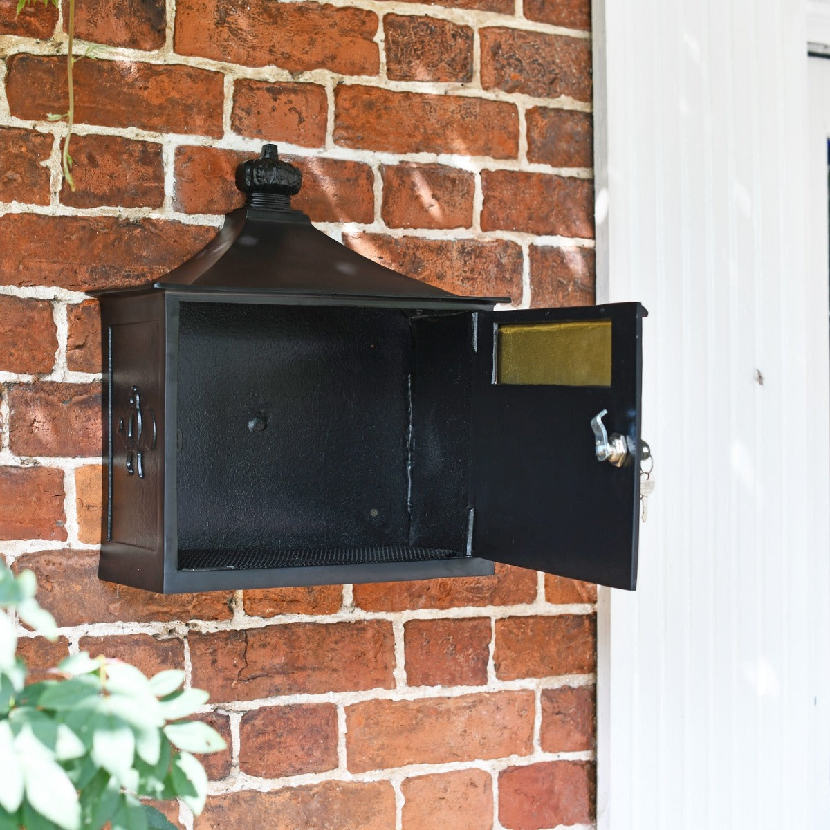 The Kensington Post Box with Lockable Door 