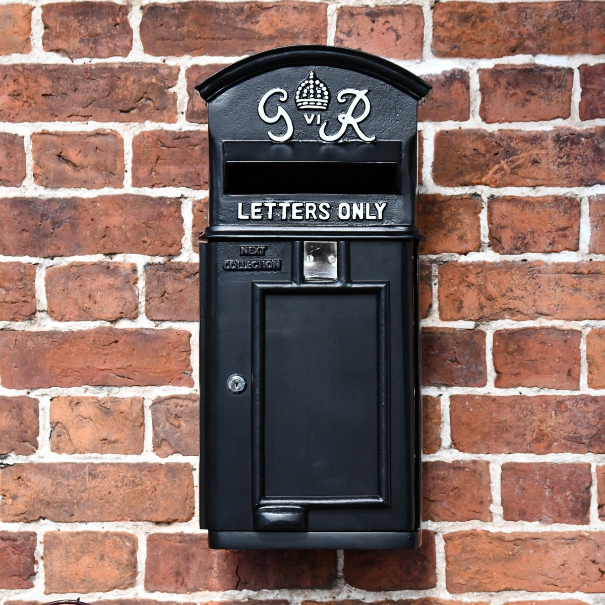 Front view of 'George Rex' Post Box on Wall 