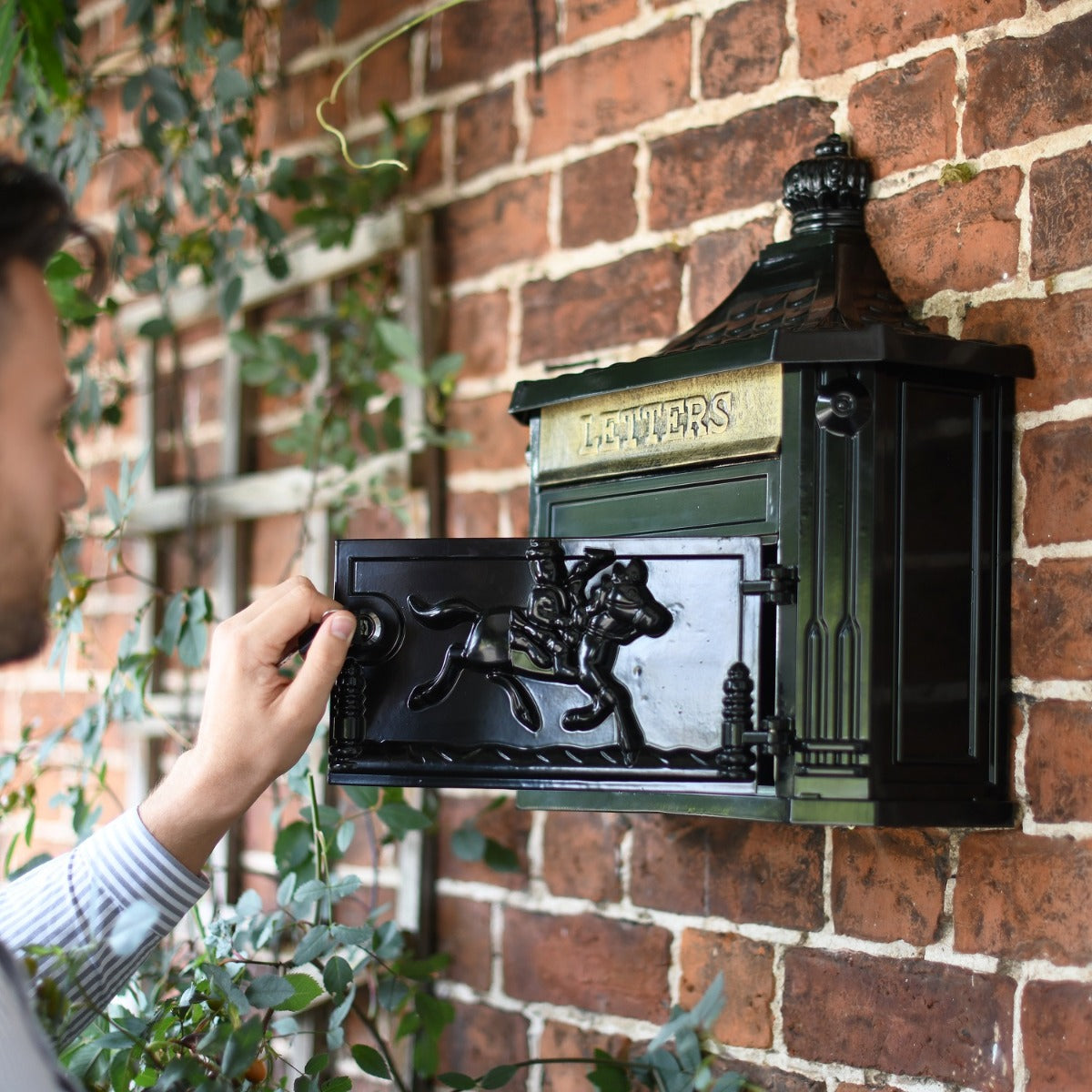 The Huntley Wall Mounted Post Box