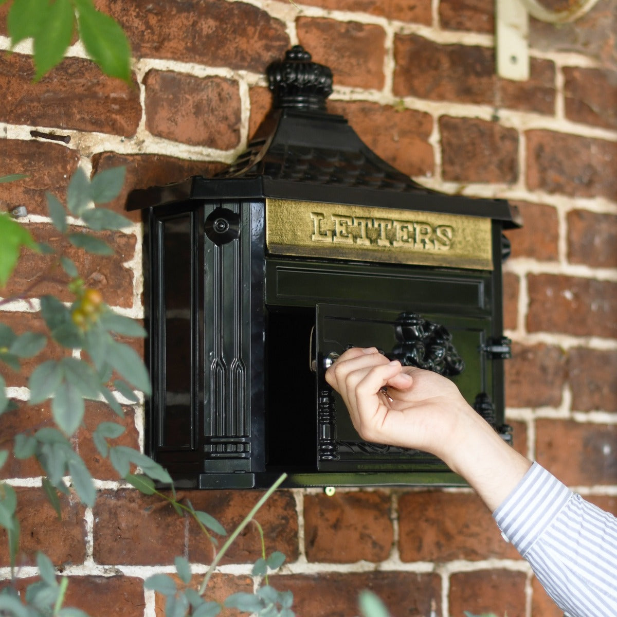 The Huntley Wall Mounted Post Box