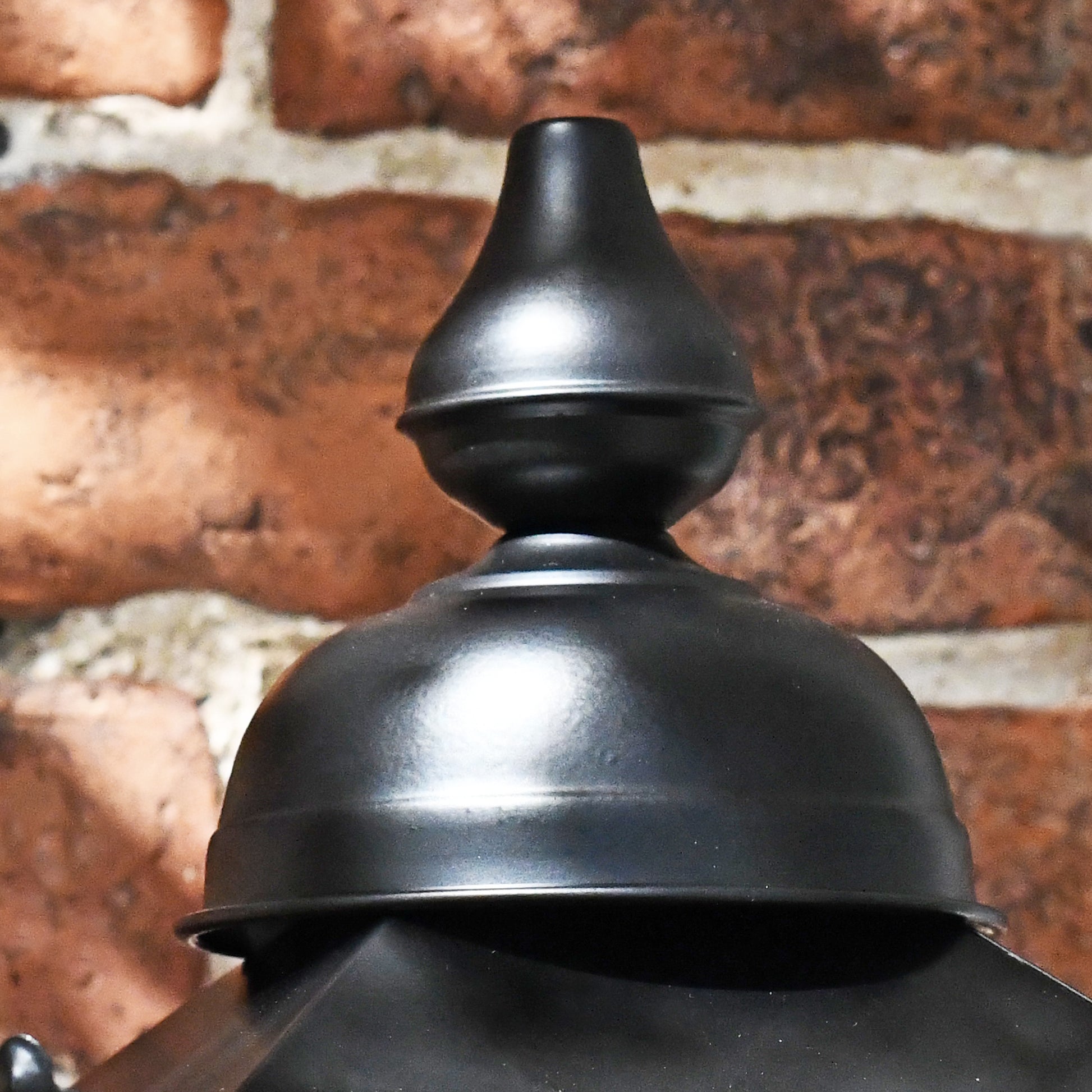 finial Victorian on wall mounted on manor house