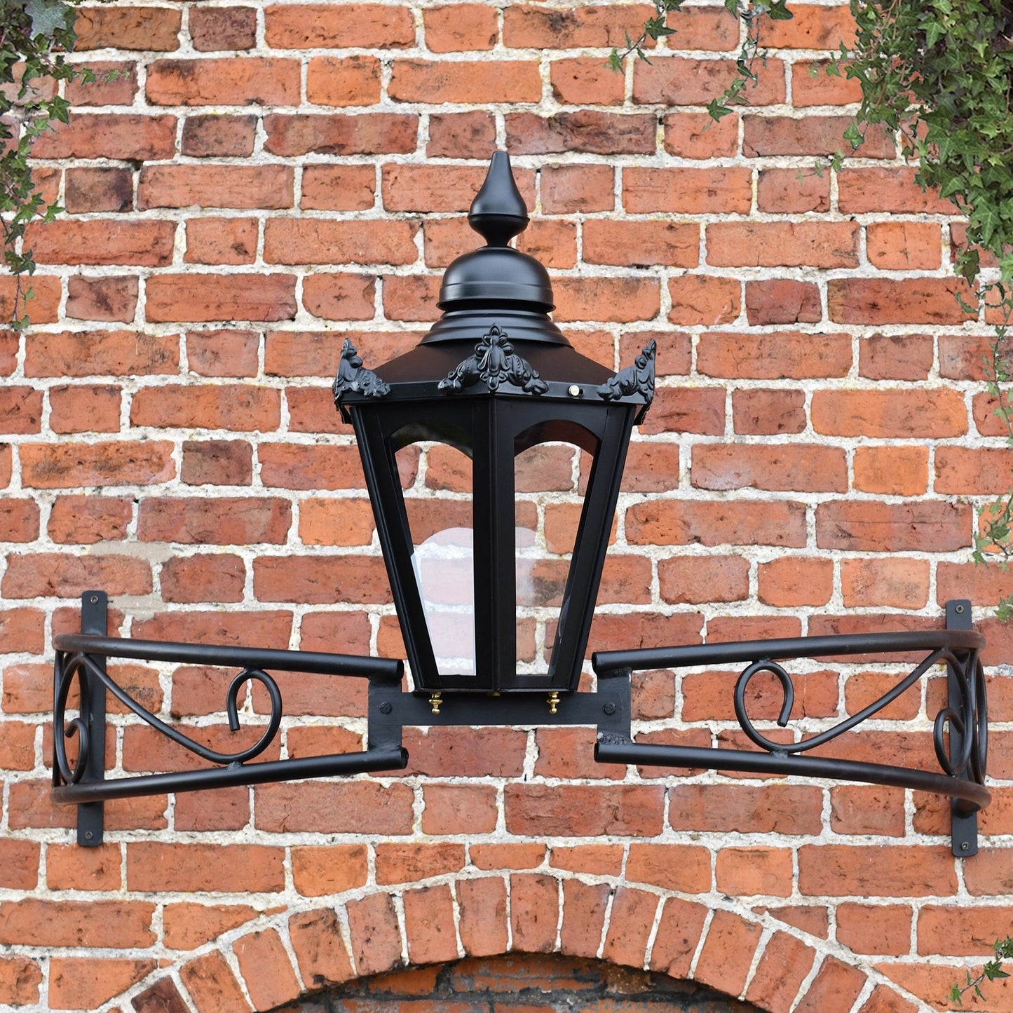 Black Victorian Lantern on Bow Bracket