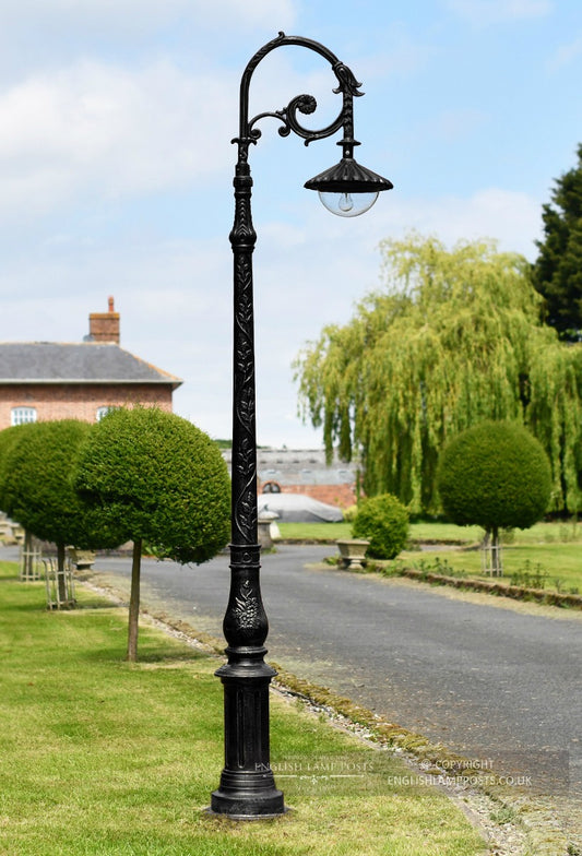 3.1m Antique Black Deluxe Victorian Cast Iron Lamp Post