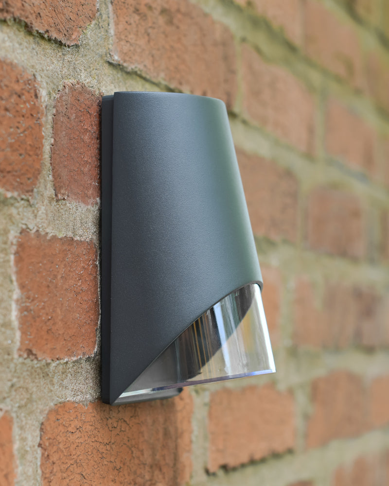 Side profile of the 'Locko' light mounted onto a brick wall 