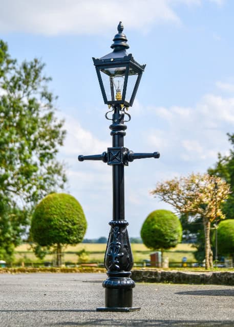 Miniature Victorian Lamp Post Set - thumbnail