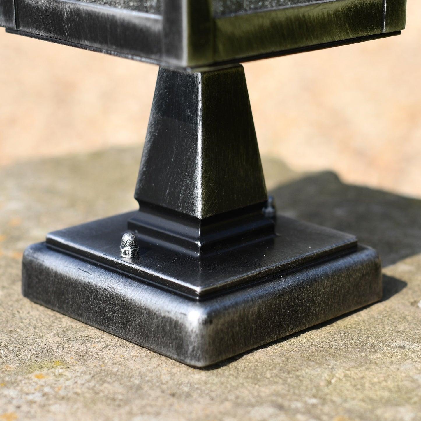 Mounting Plate Close Up
