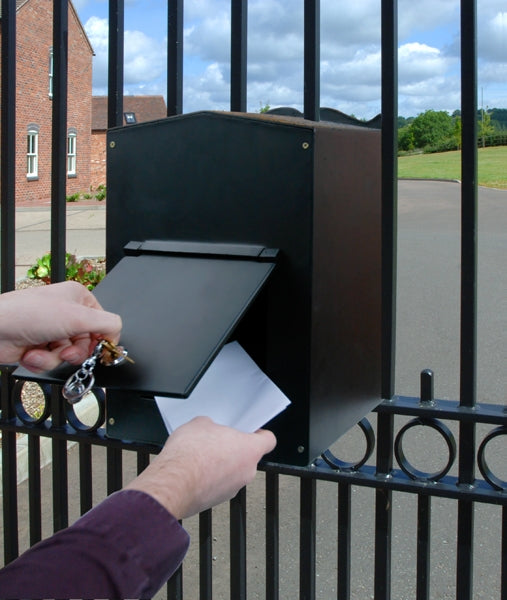 Gate post box in black