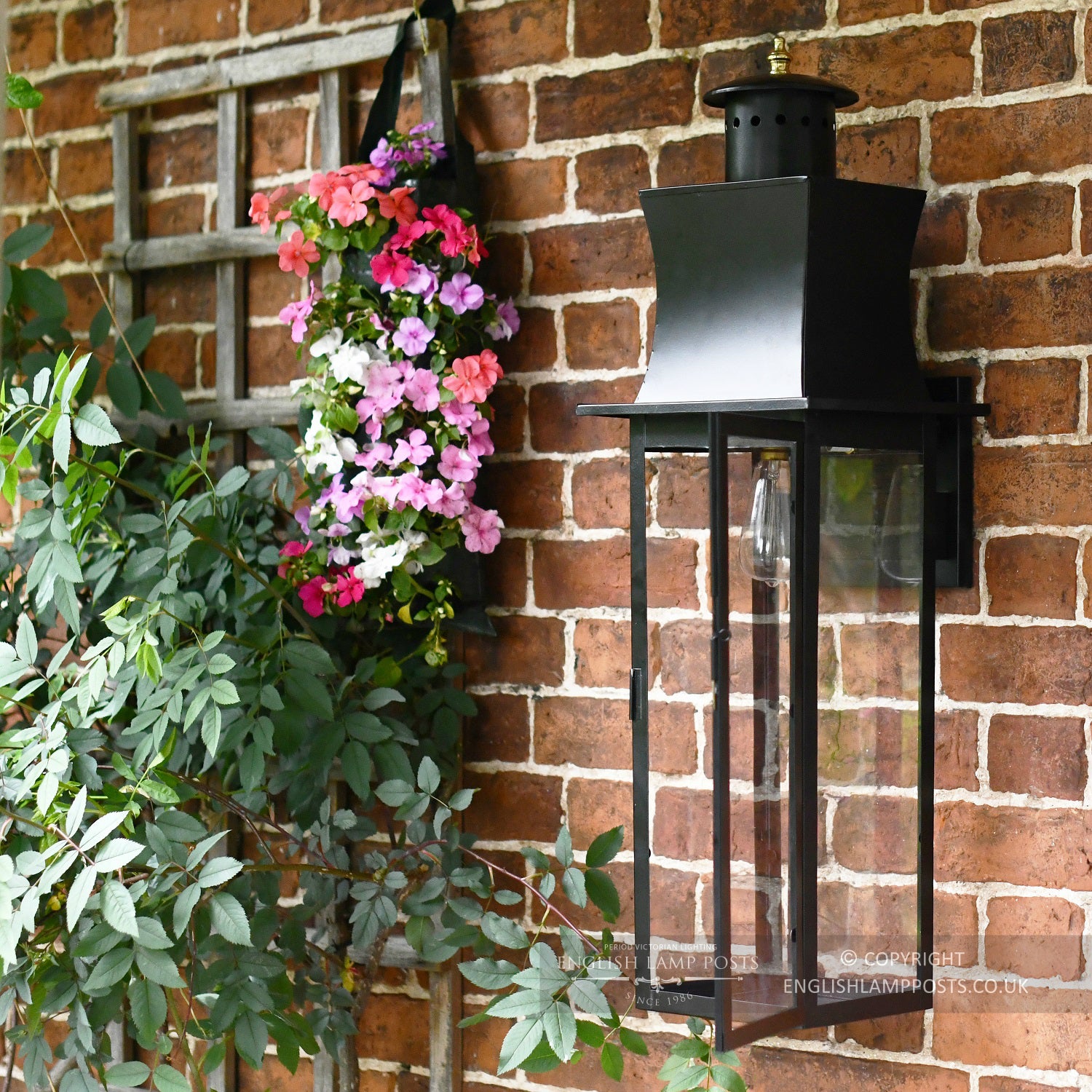 Outdoor Modern Flush Wall Lantern