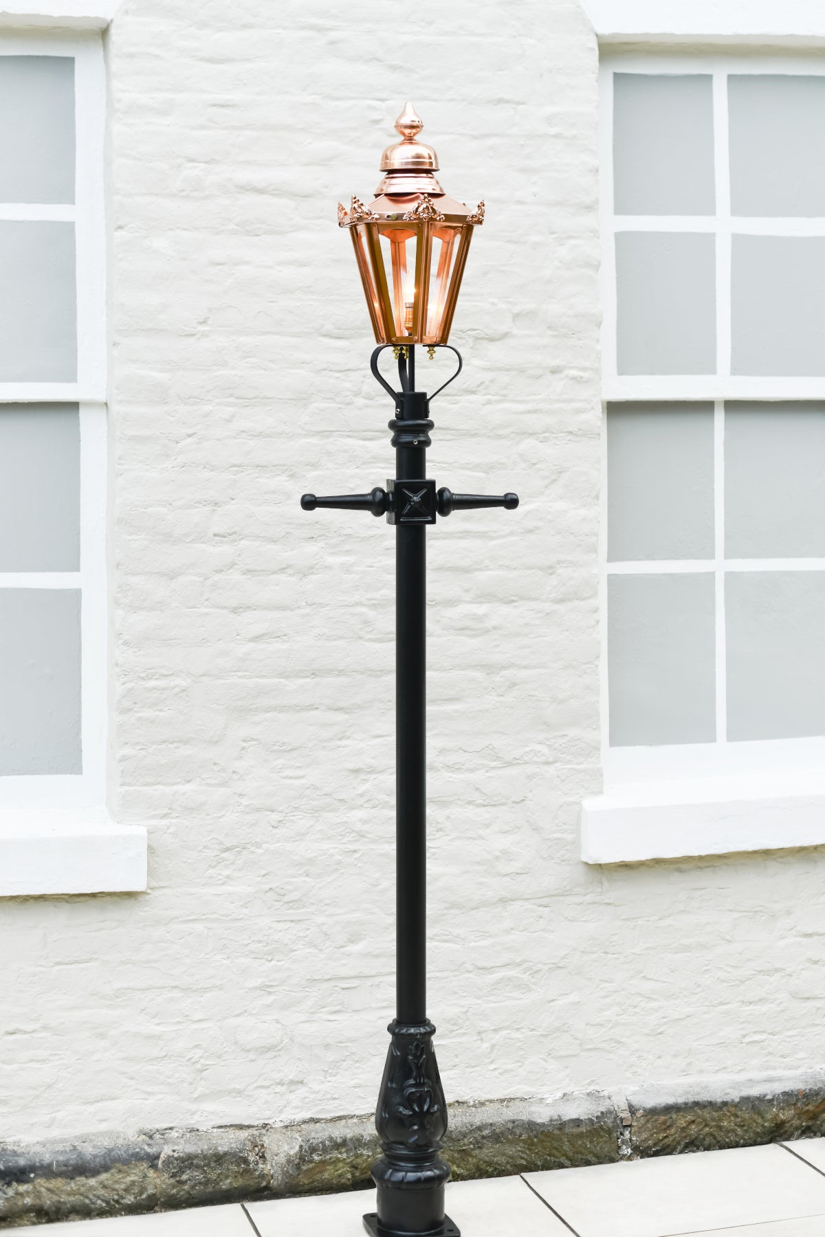The small copper lamp post