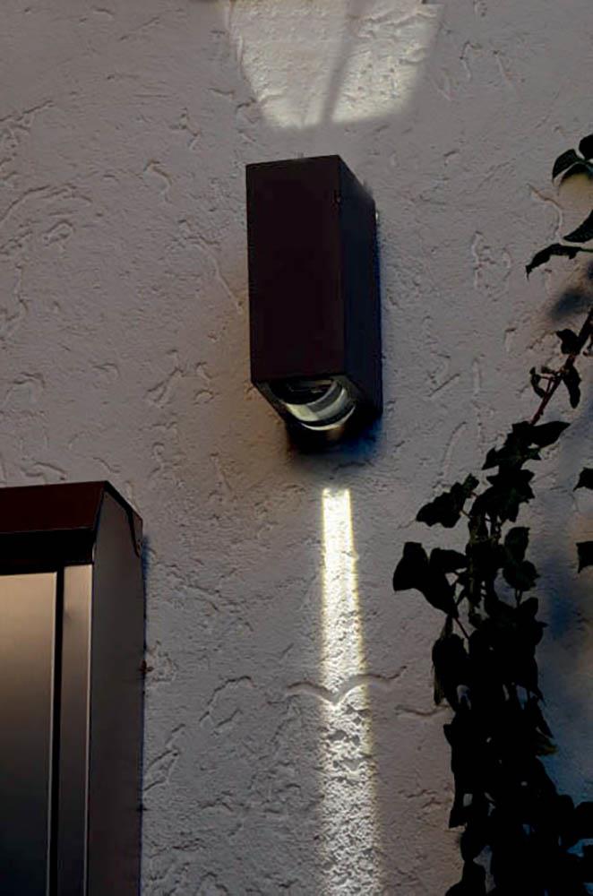 The graphite wall light in situ