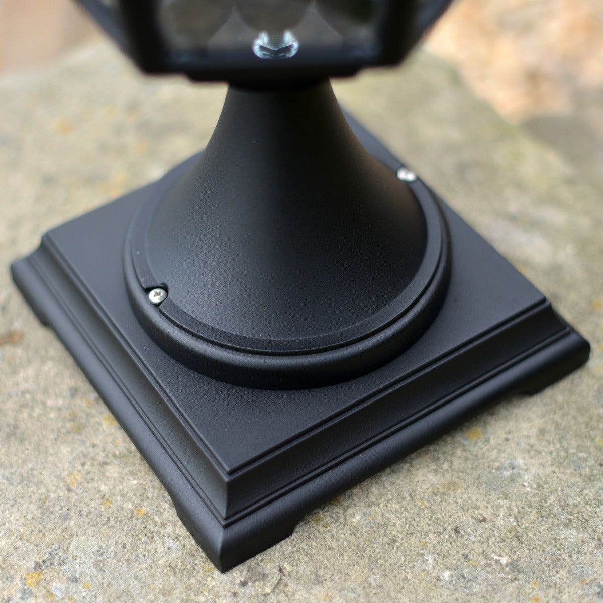 Standard Traditional Hexagonal Pillar Light