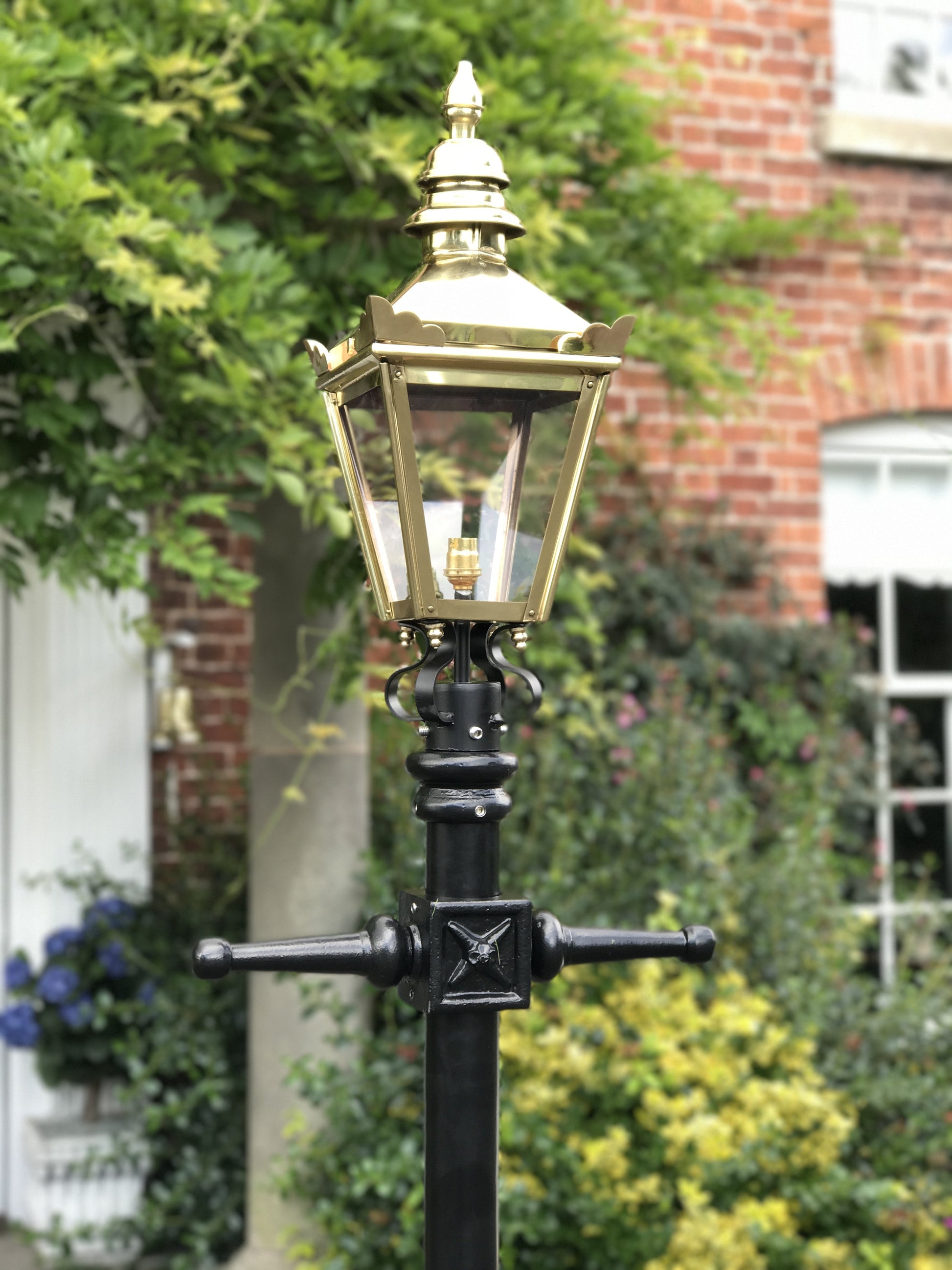 Polished Brass Victorian Lamp Post with ornate edges 