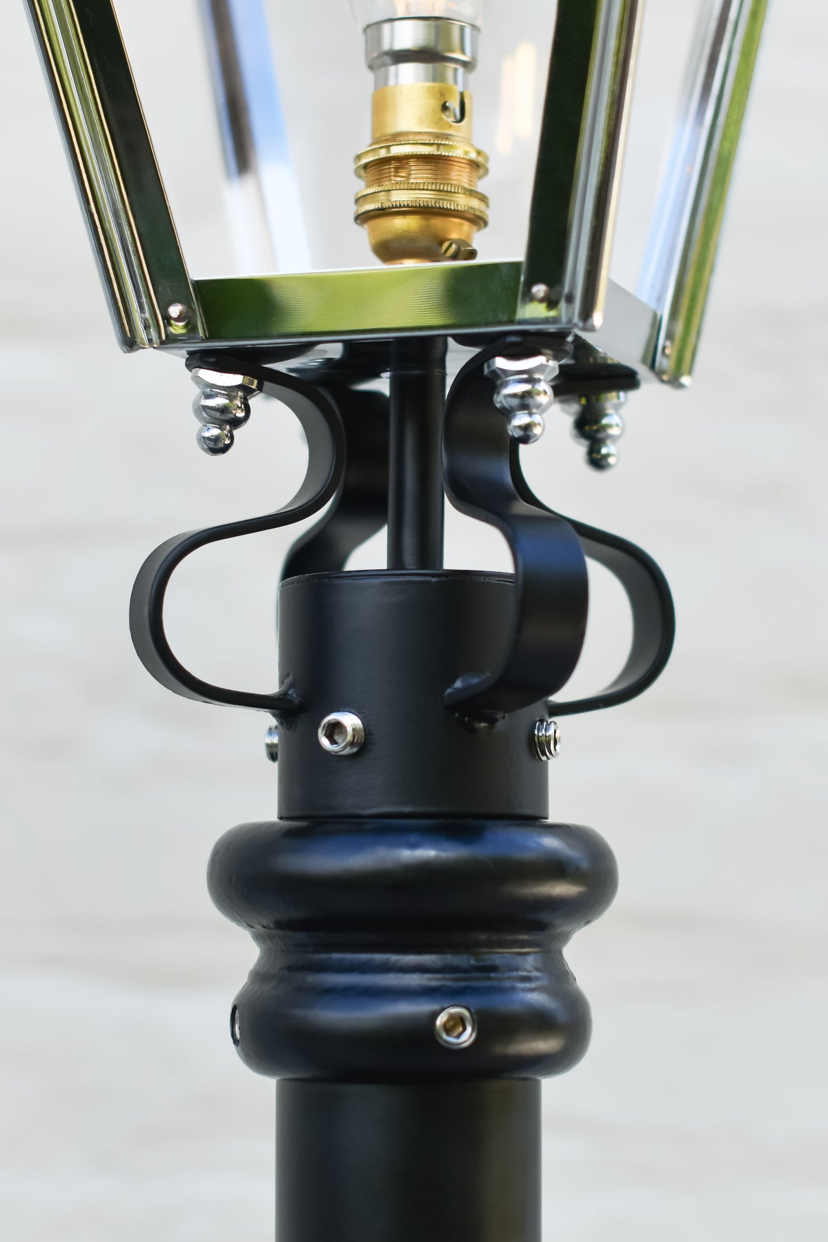 The frog collar and chrome finials